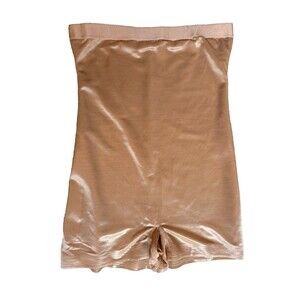 SKIMS Sculpting Mid Thigh Shapewear Shorts Nude Beige Size M Silicone Grip NWOT